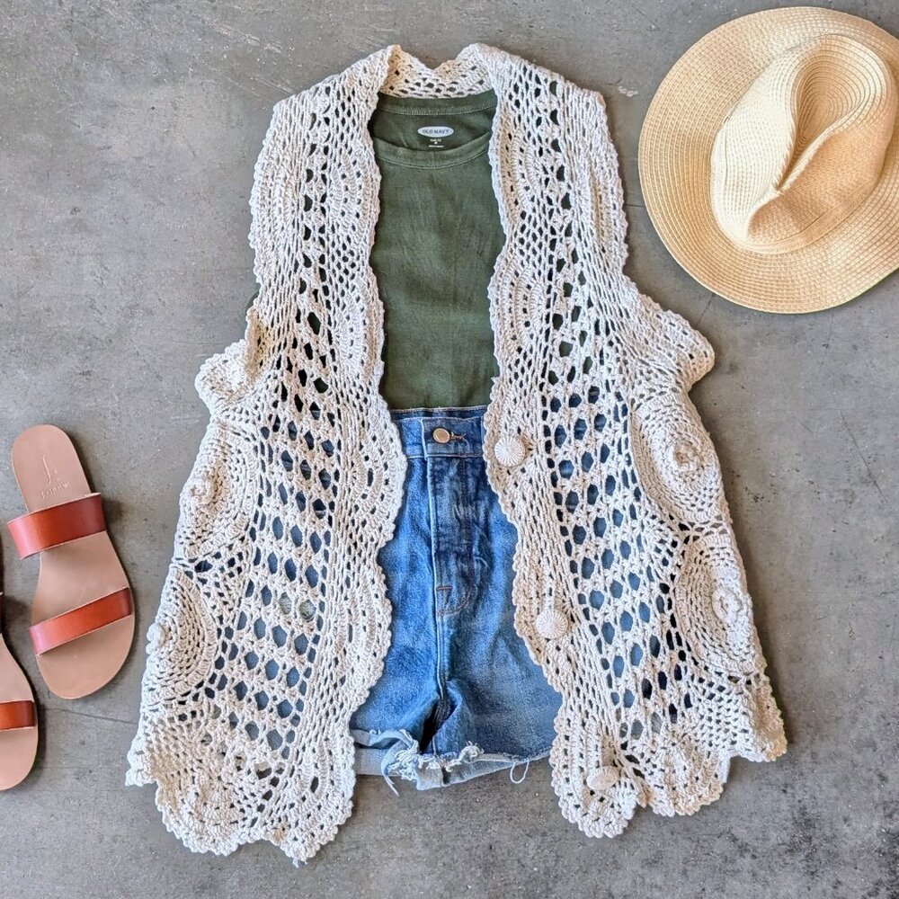 Vintage Coastal Grandma Festival Boho Ivory Crochet Doily Sleeveless Vest medium